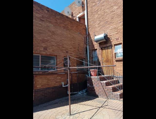 22 BEDROOM APARTMENT FOR SALE IN HOSPITAL VIEW